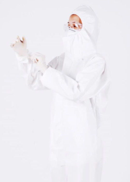 O isolamento descartável branco veste o Ce portátil dobrável protetor aprovado